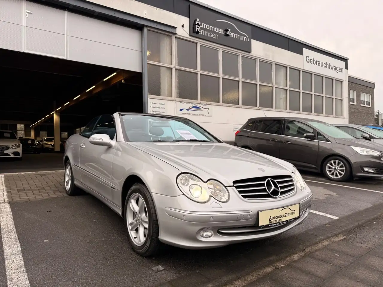 Mercedes-Benz CLK 320