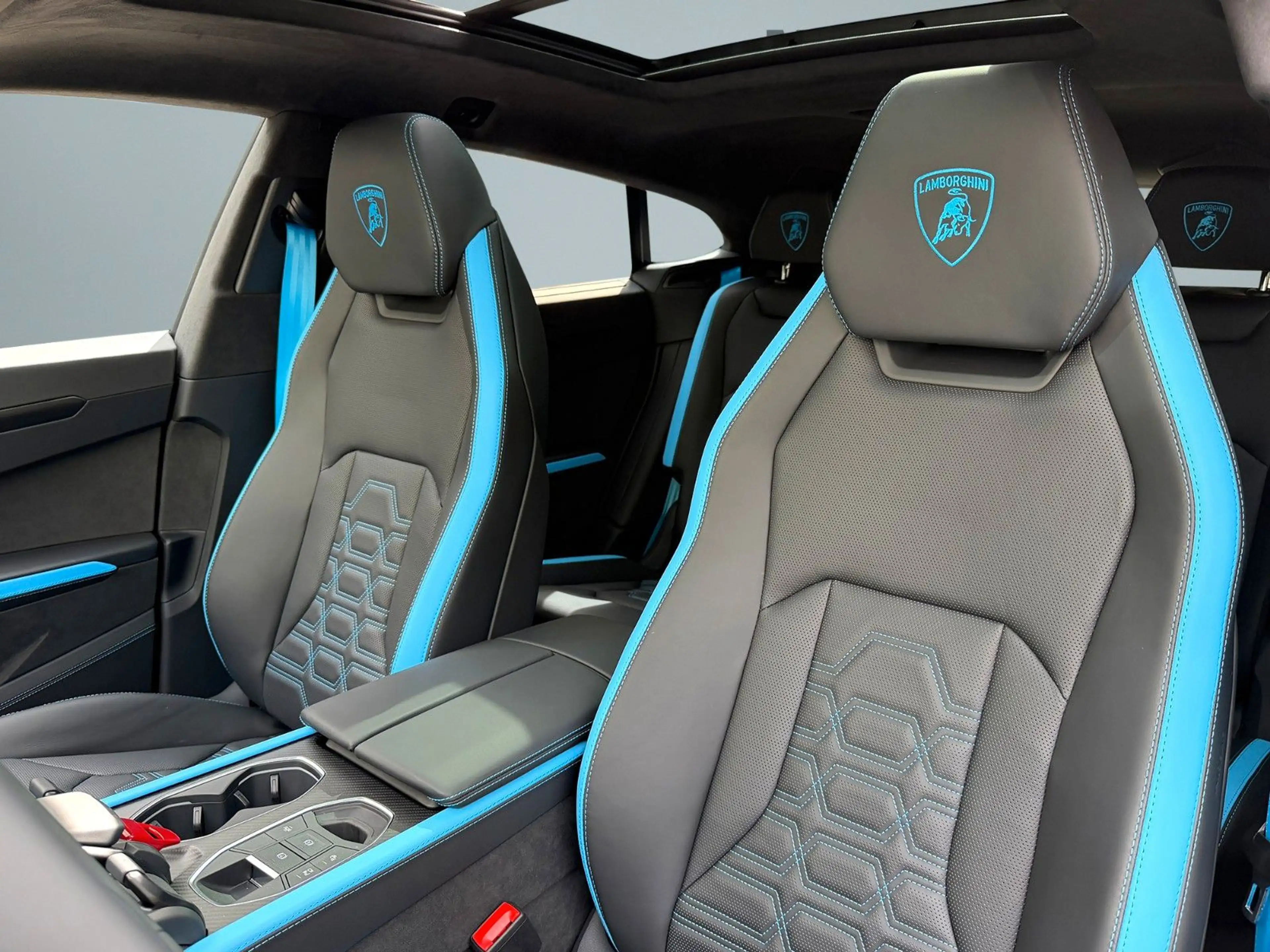 Lamborghini Urus SE M26 Carbon Matt inside&outside NightVisi — photo 4