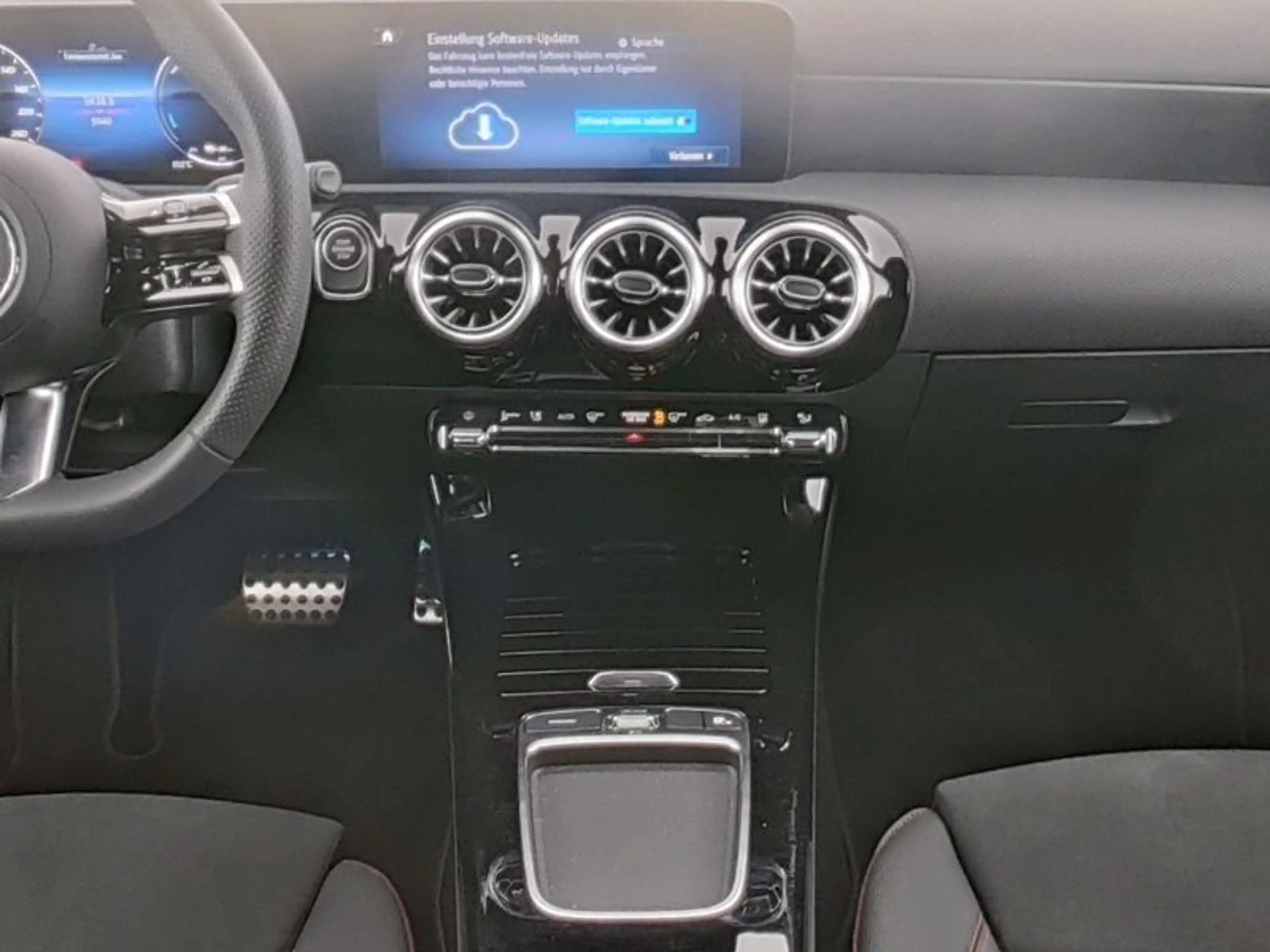 Mercedes-Benz A 250 e AMG Adv.+*Distro*Totwinkel*Pano*Burmeste — photo 4