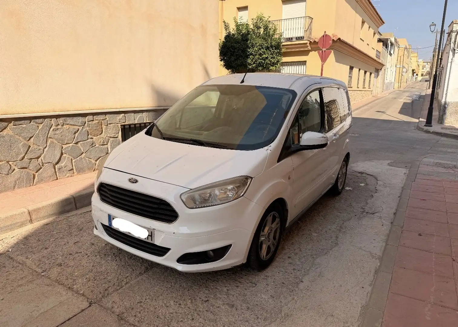 Ford Tourneo Courier 1.5TDCi Ambiente 95 - 2