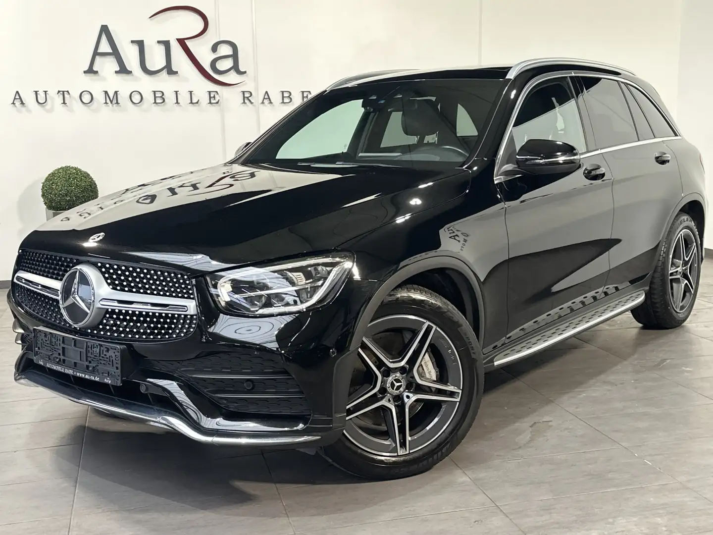 Mercedes-Benz GLC 300 4Matic AMG-Line NAV+LED+PANO+KAMERA+HUD Noir - 1