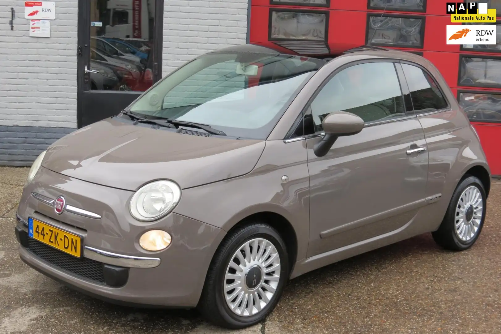 Fiat 500 1.2 Lounge , Airco ,Pano dak, LM velg Grijs - 1