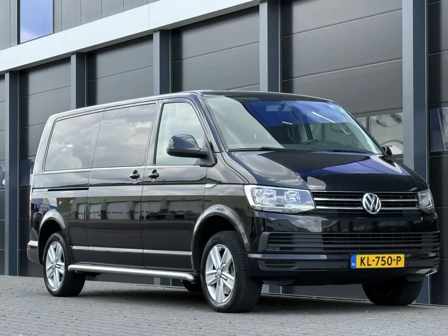 Volkswagen 2.0 TDI L2H1 7-PERS 150PK EURO-6 Zwart - 2