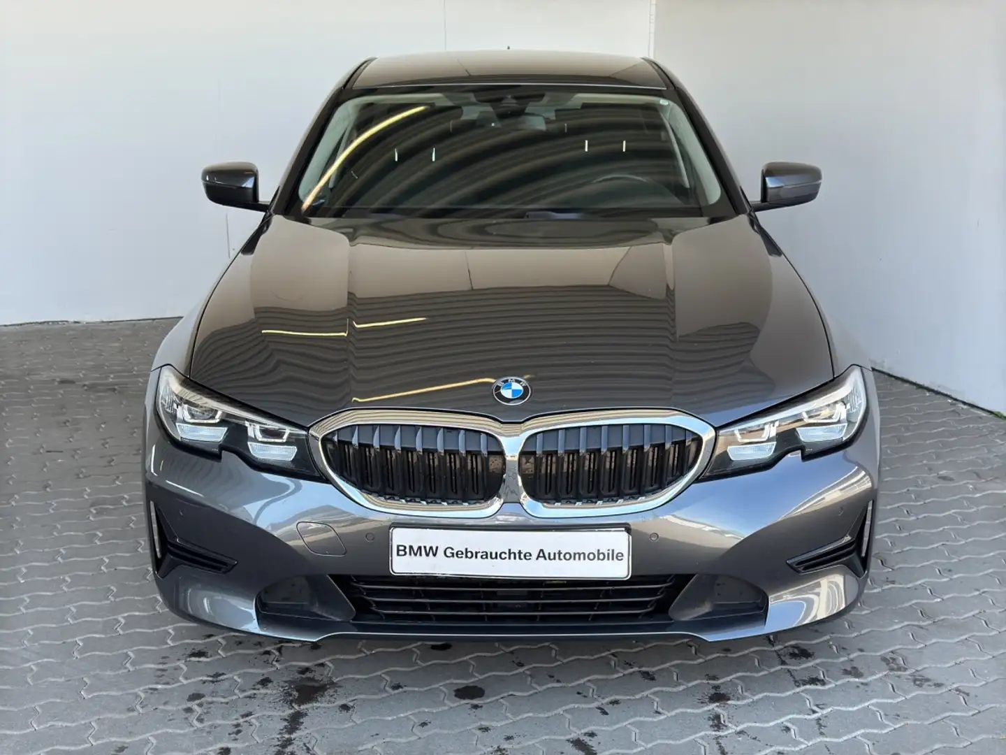 BMW 318 dA Lim. Advantage LiveCock.PDC.SHZ.Tempo.DuLa Grau - 1