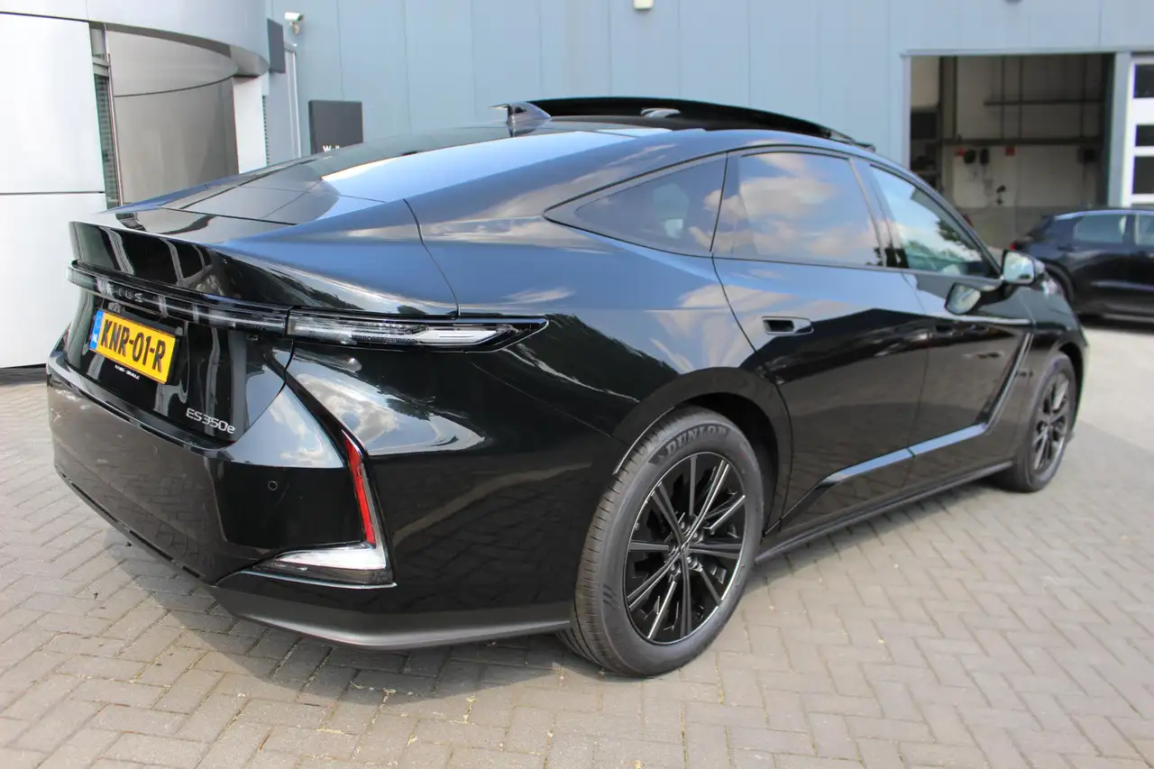 Lexus ES 2026