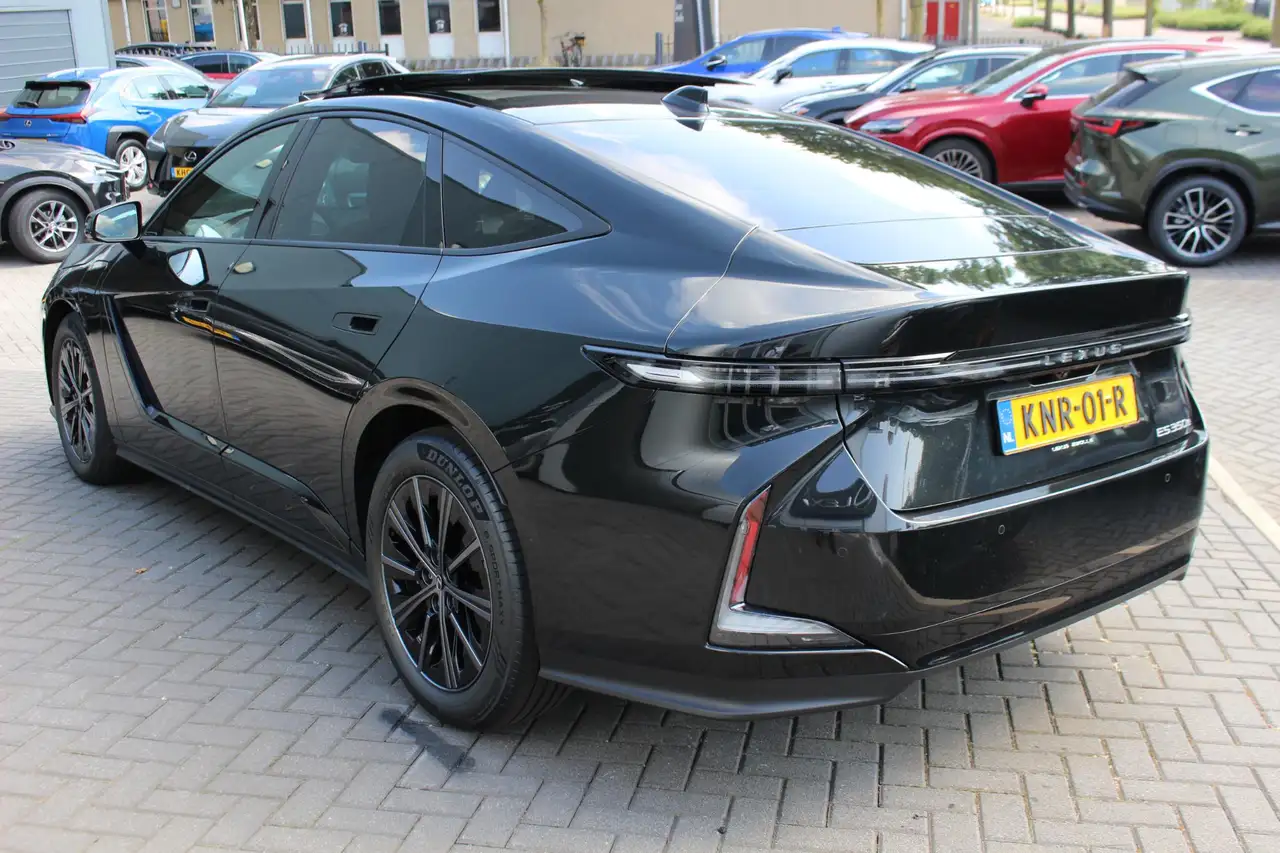 Lexus ES 2026
