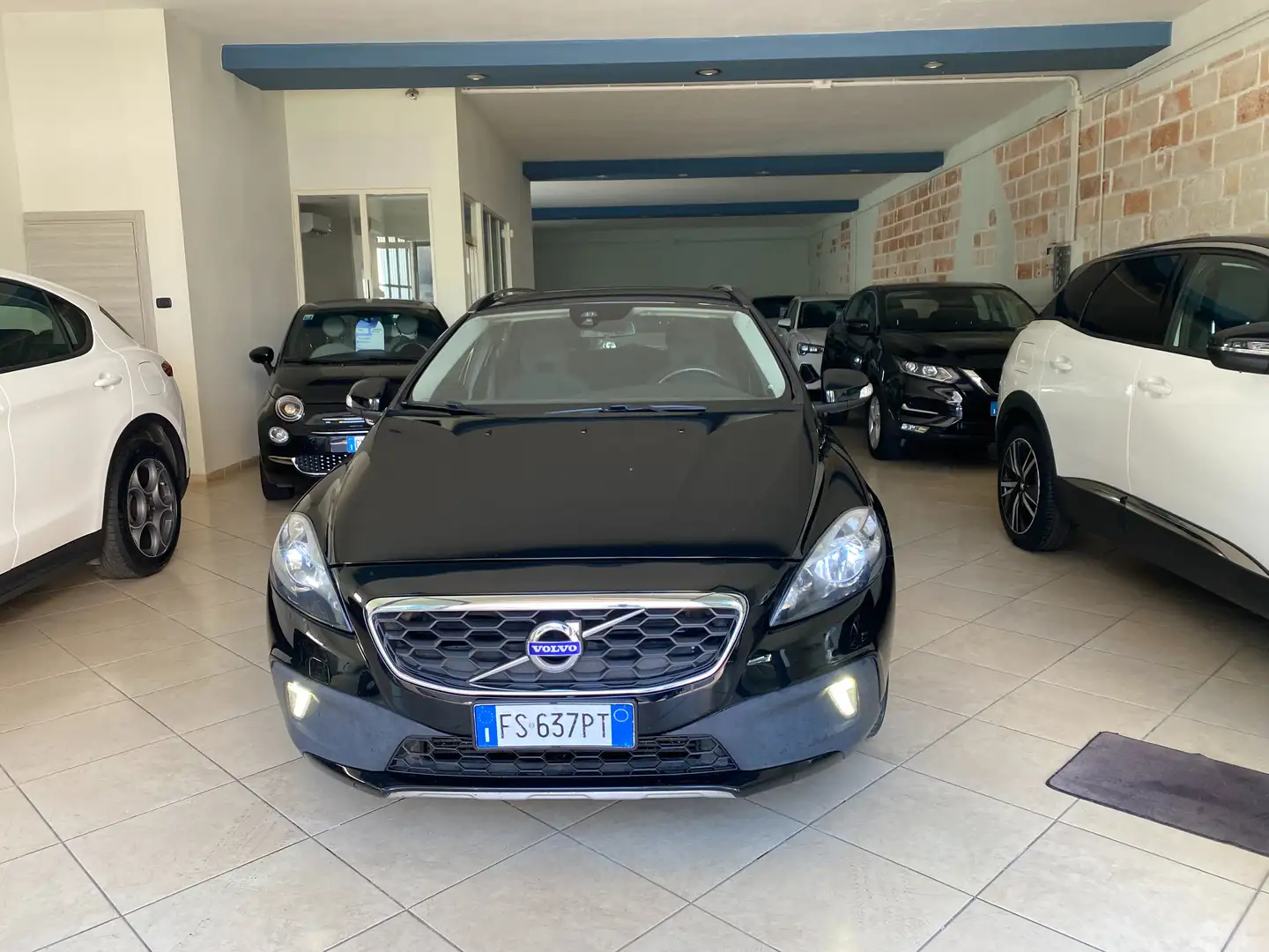 Volvo V40 Cross Country V40 Cross Country 2.0 d2 Business Plus my19 Fekete - 1