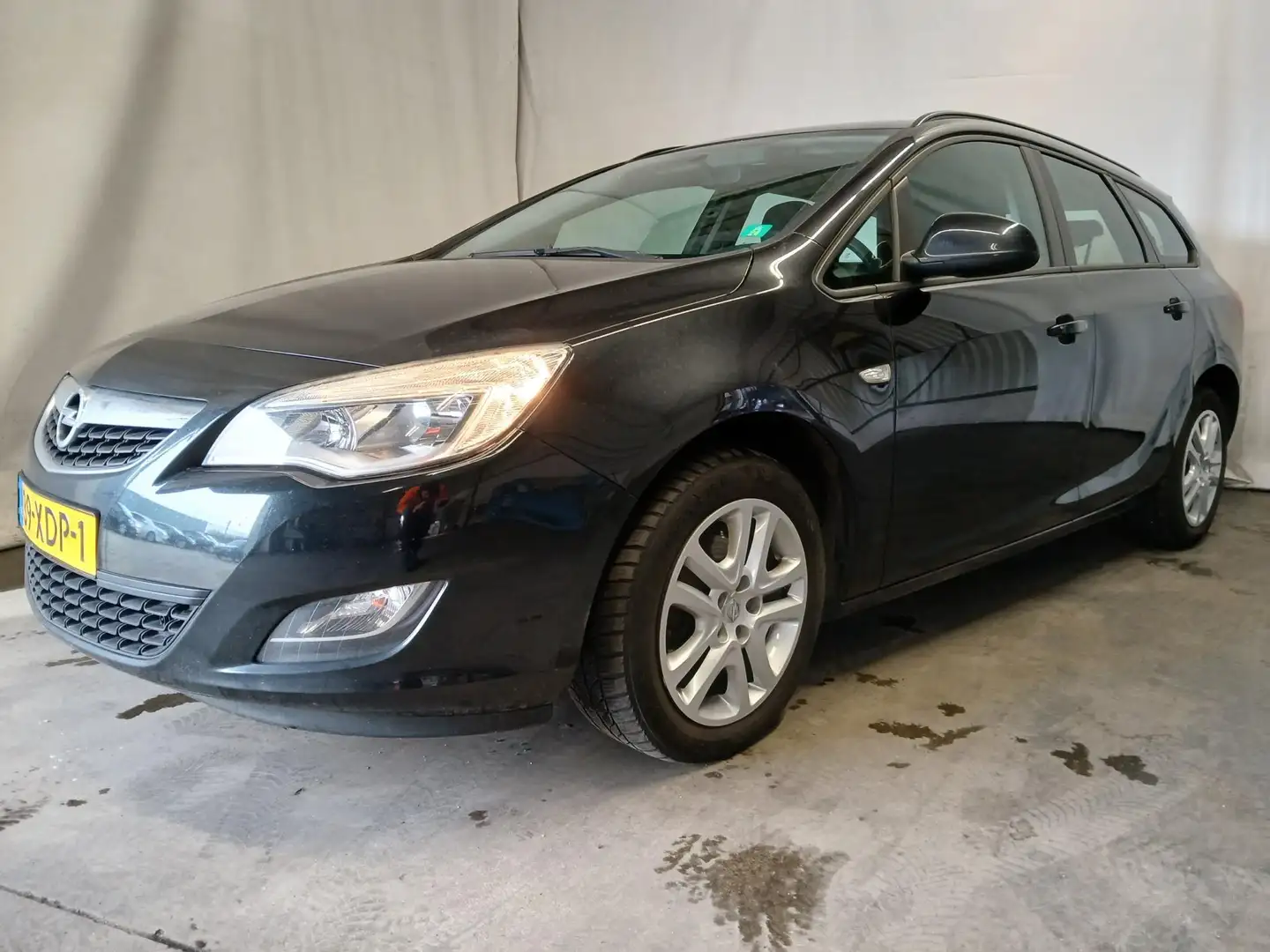 Opel Astra Sports Tourer 1.4 Cosmo - Airco - Navi - Export - Zwart - 2
