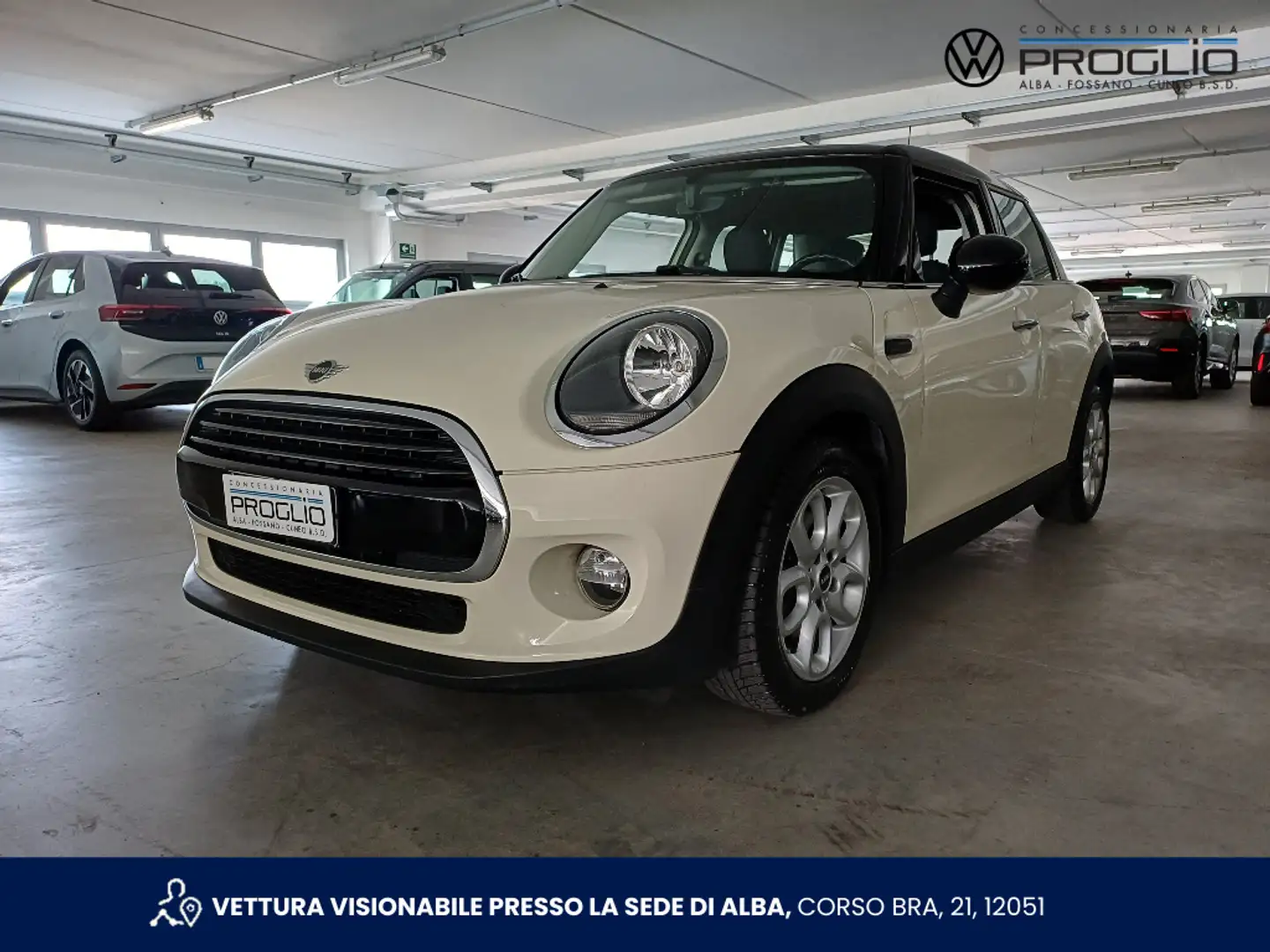 MINI Cooper D 5 porte  (F55) - Mini 1.5 Cooper D Business 5 port Bianco - 1