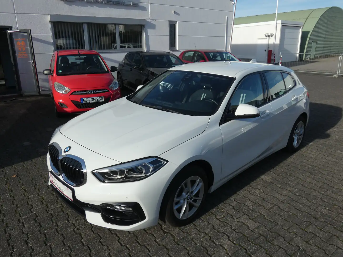 BMW 118 118i Sport Line *NAVI*ALU*KLIMA*KAMERA*AHK* Weiß - 2