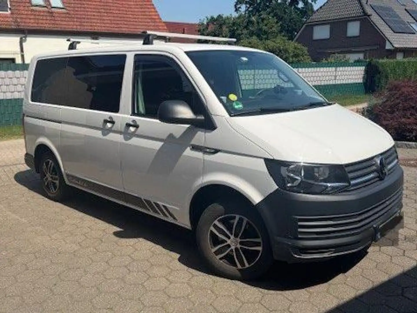Volkswagen T6 California Transporter T6 Camper Ausbau wertige Tischlerarb. Weiß - 1