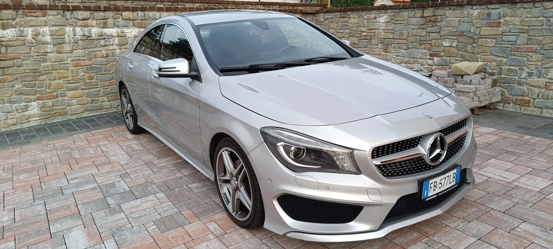 Mercedes-Benz 180 AMG line Gümüş rengi - 2