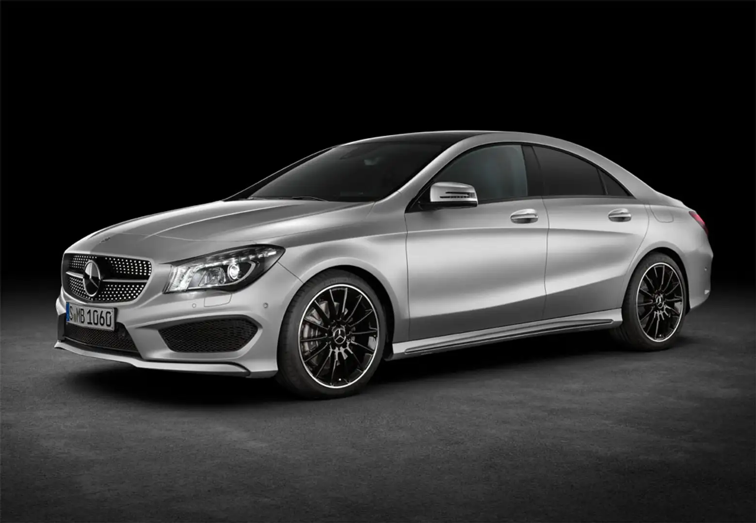 Mercedes-Benz CLA 180 7G-DCT Rojo - 1