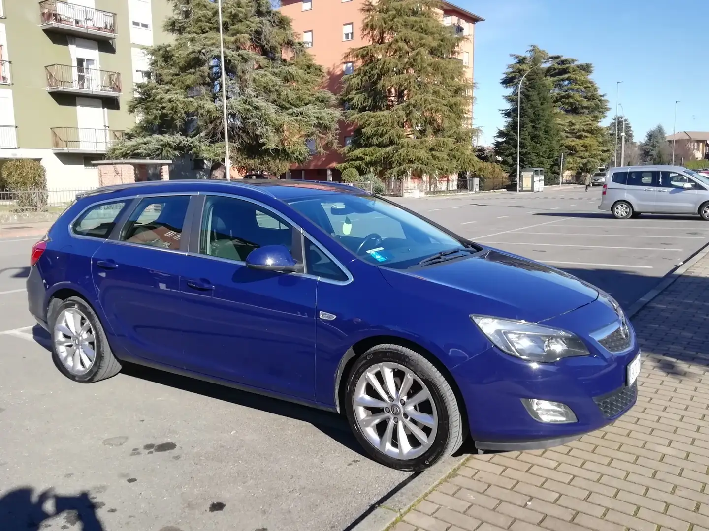 Opel Astra Astra Sports Tourer 2.0 cdti Cosmo S 160cv auto Синій - 1