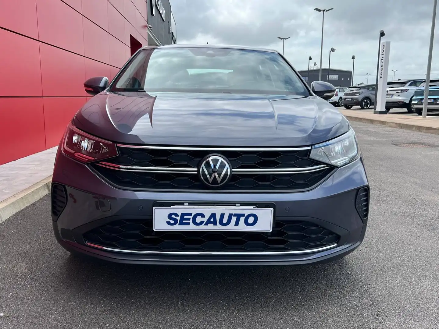 Volkswagen Taigo 1.0 TSI Life Grigio - 1
