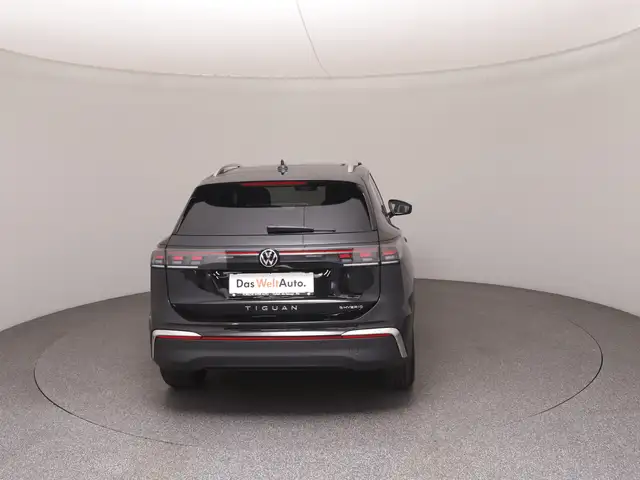 Volkswagen Tiguan view 6