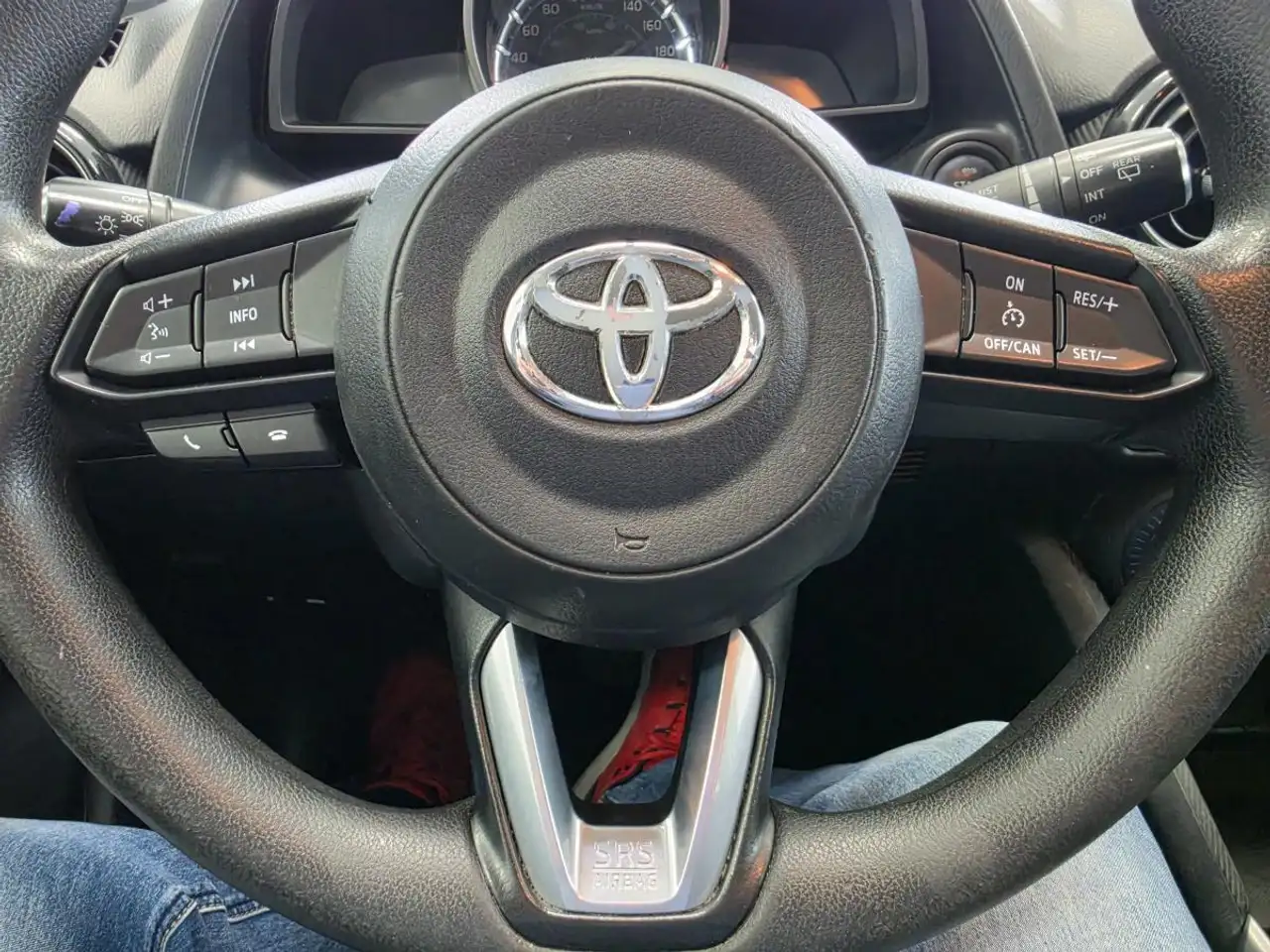 Toyota Yaris снимка Toyota Yaris
