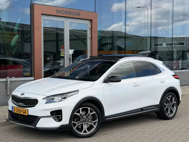 Kia Xceed view 3