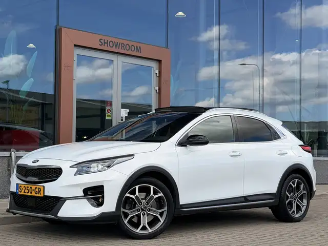 2021 Kia Xceed in White for sale