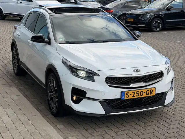 Kia Xceed view 8