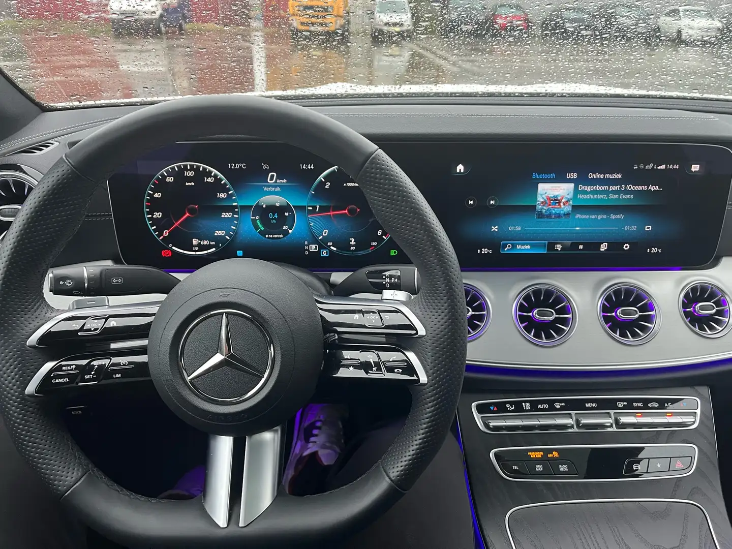 Mercedes-Benz E 220 d 4Matic Coupe 9G-TRONIC AMG Line Wit - 2