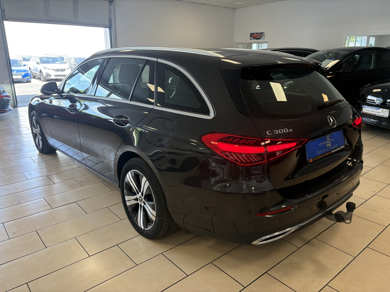 Mercedes-Benz C 300 e Navi*AHK*R-Cam*SHZ*LED*TeiLeder*ACC*PDC — photo 10