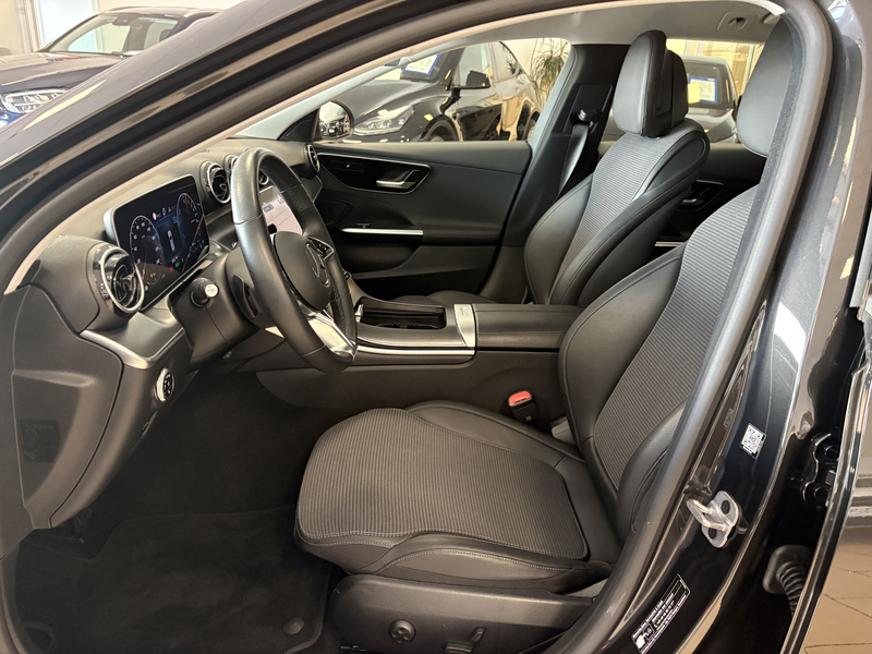 Mercedes-Benz C 300 e Navi*AHK*R-Cam*SHZ*LED*TeiLeder*ACC*PDC — photo 12