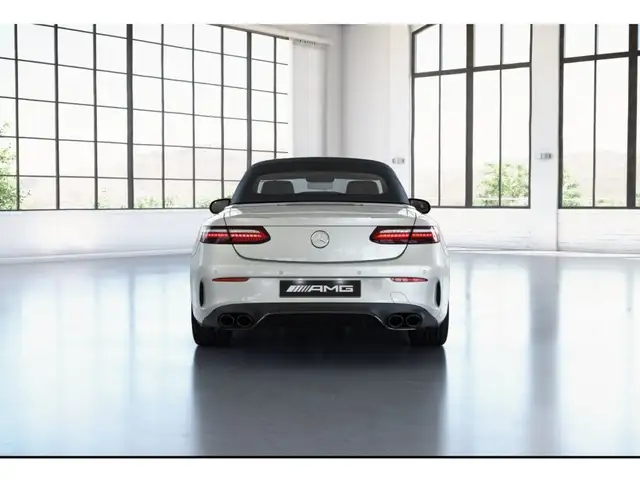 Mercedes-Benz E-Class view 6