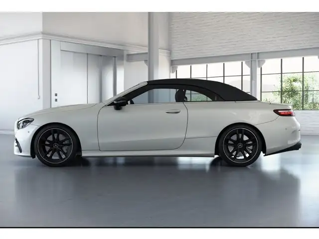 Mercedes-Benz E-Class view 4