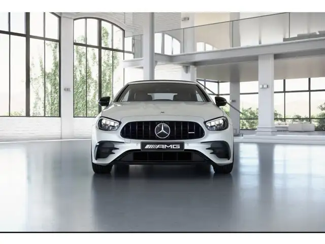Mercedes-Benz E-Class view 5