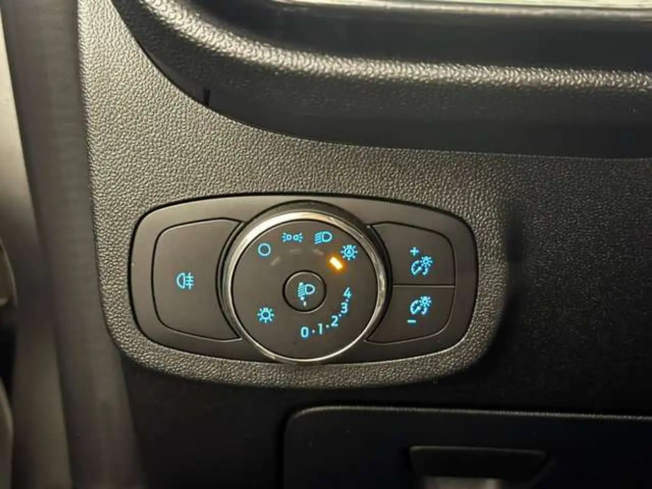Ford Fiesta 3 portes — photo 6