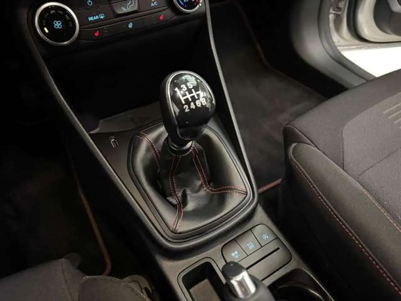 Ford Fiesta 3 portes — photo 10