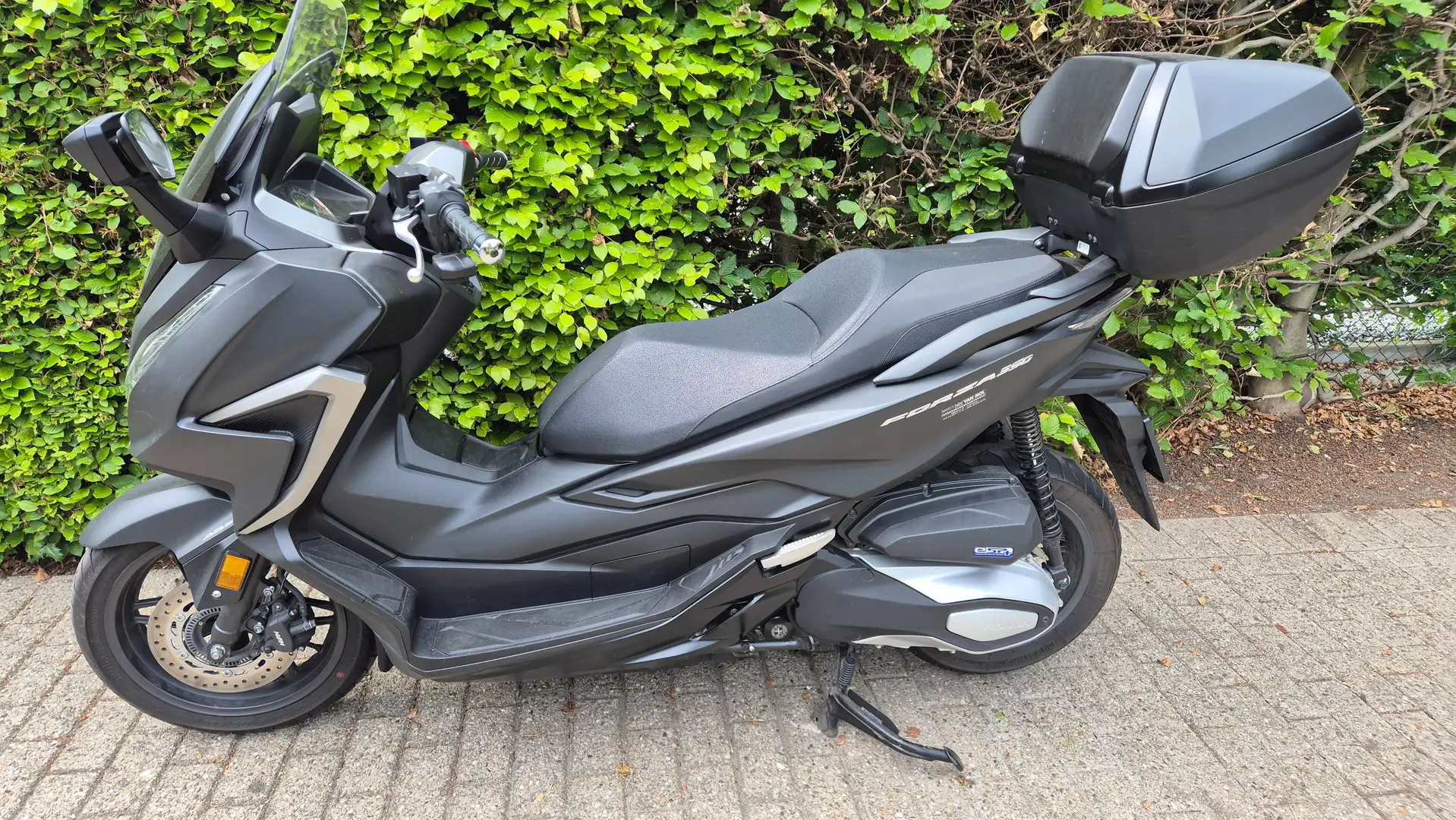 Honda Forza 350 Ezüst - 1