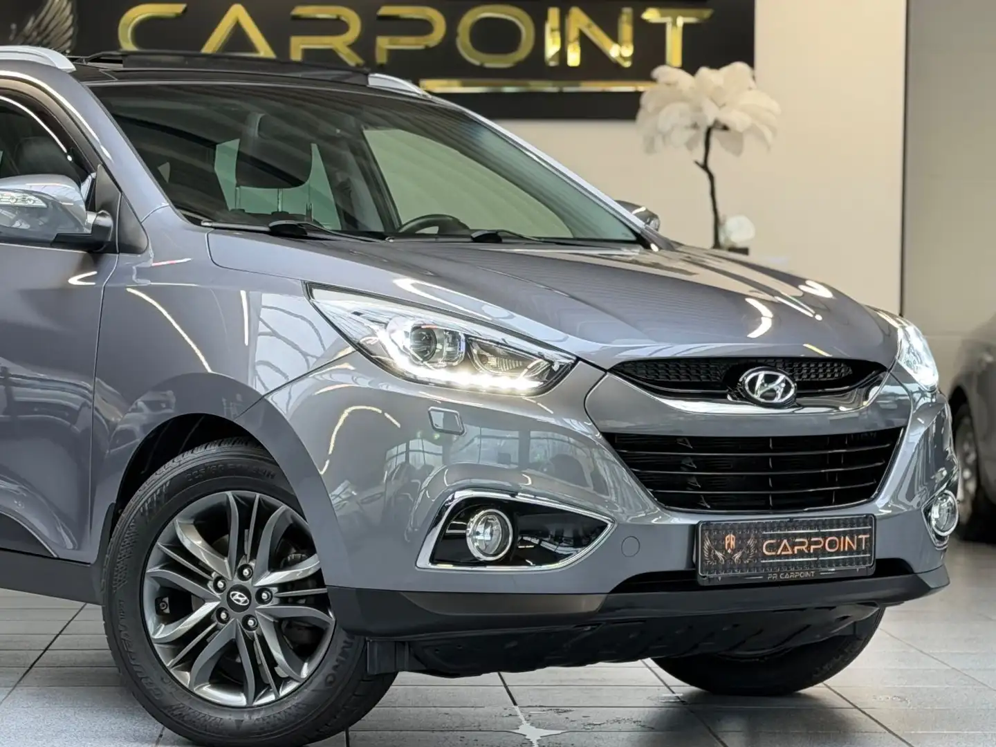 Hyundai iX35 Style AWD/LED/Xenon/PDC/AHK/Pano Grau - 2
