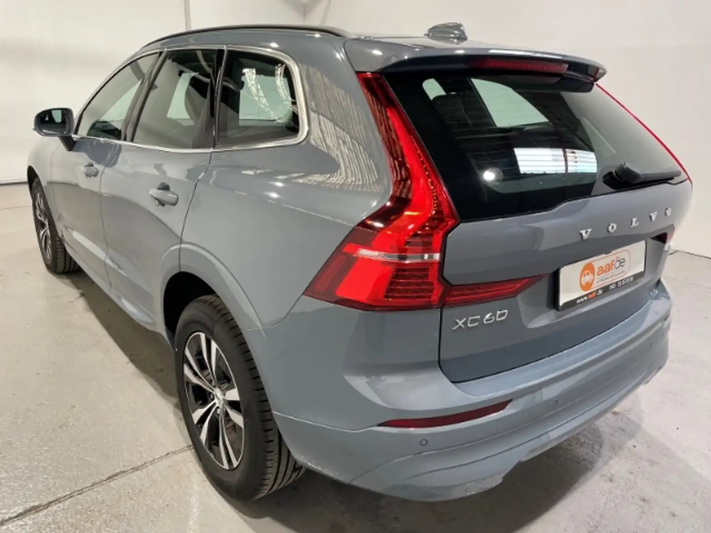 Volvo XC60 B4 Diesel Momentum Pro Automatik EU6d Grijs - 2