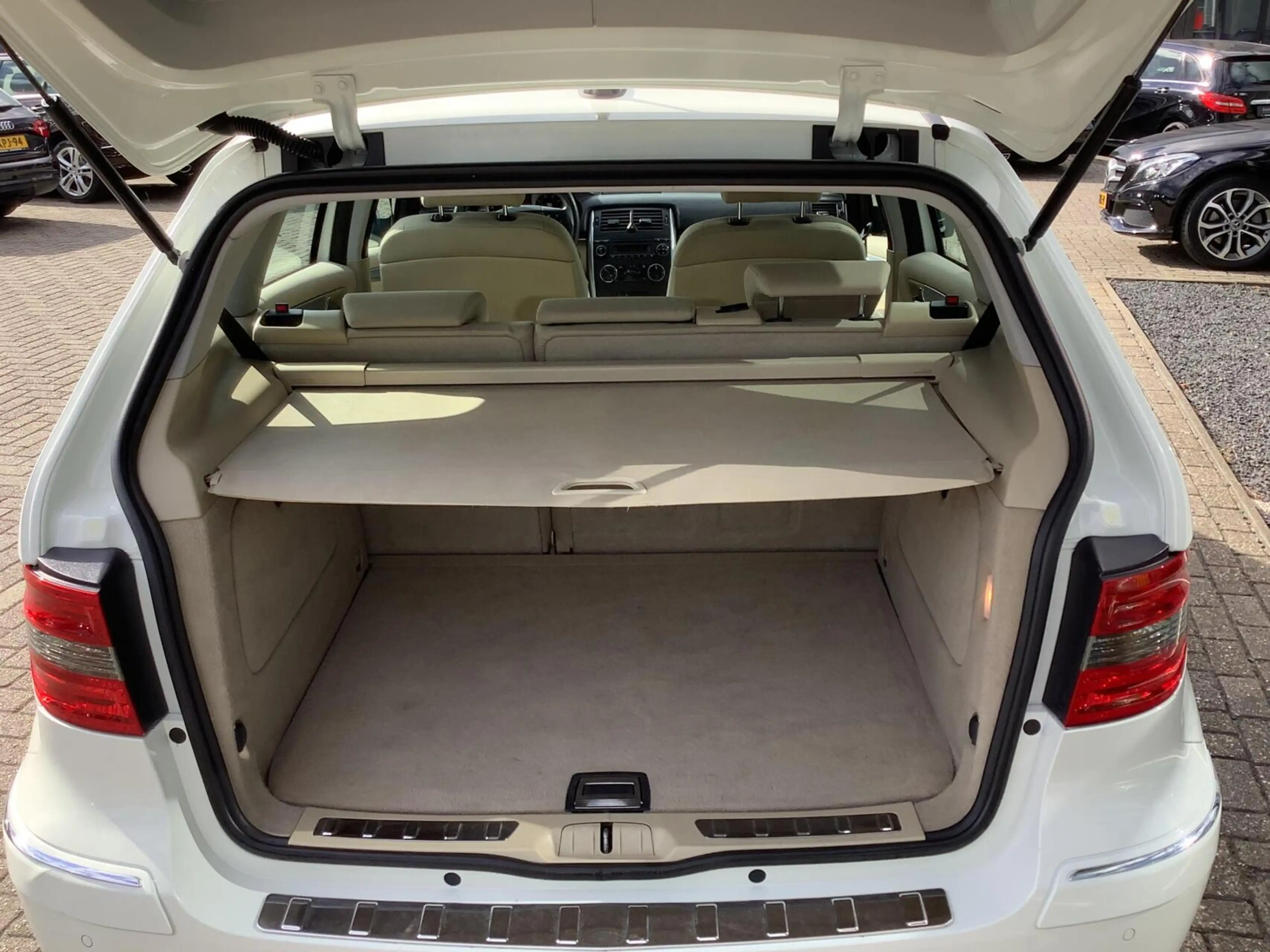 Mercedes-Benz B 170 Automaat, cruise, parkeersensoren, trekhaak, nette — photo 14