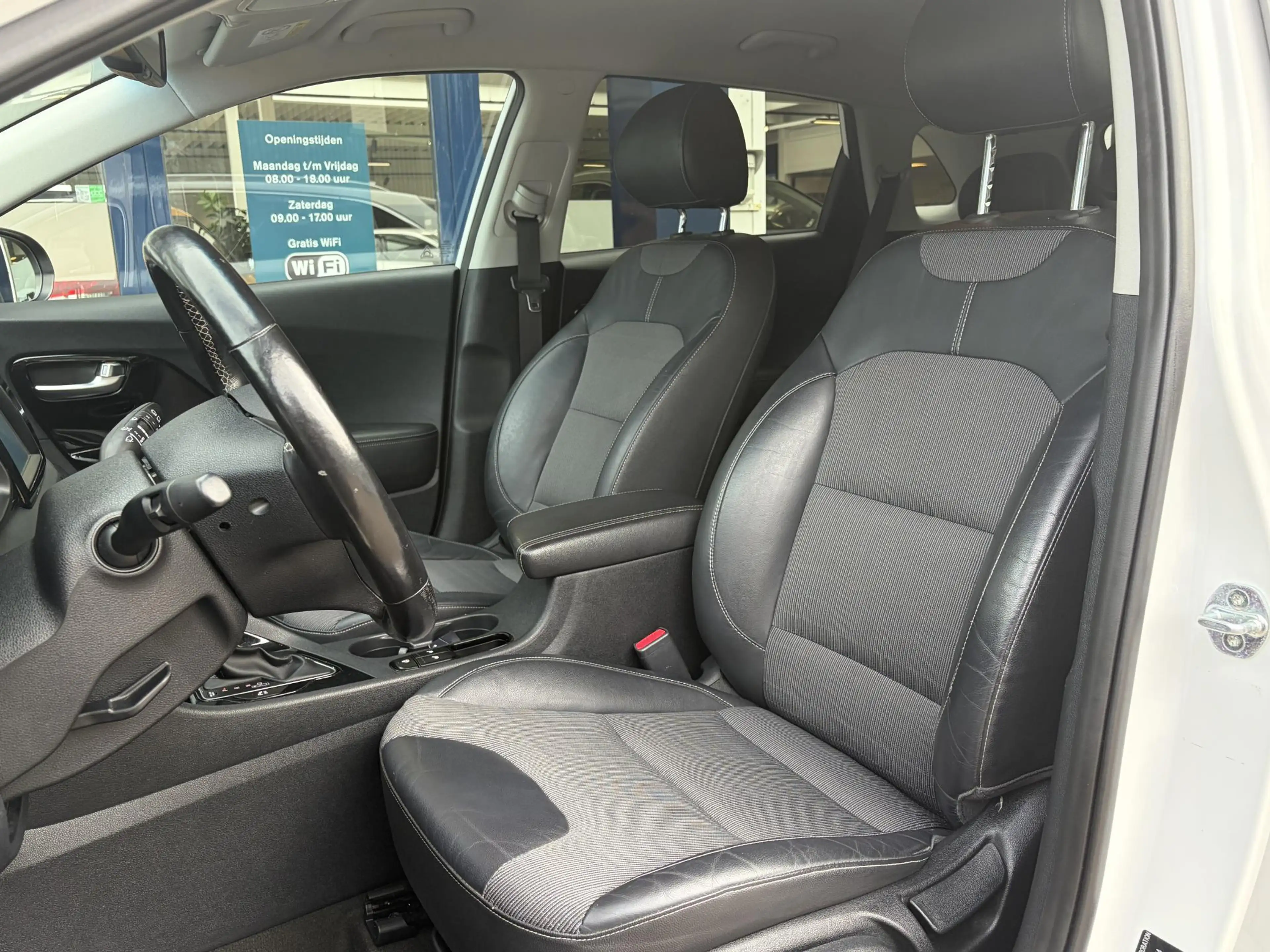 Kia Niro 1.6 GDi Hybrid BusinessLine / Automaat / Stuur-/St — photo 12