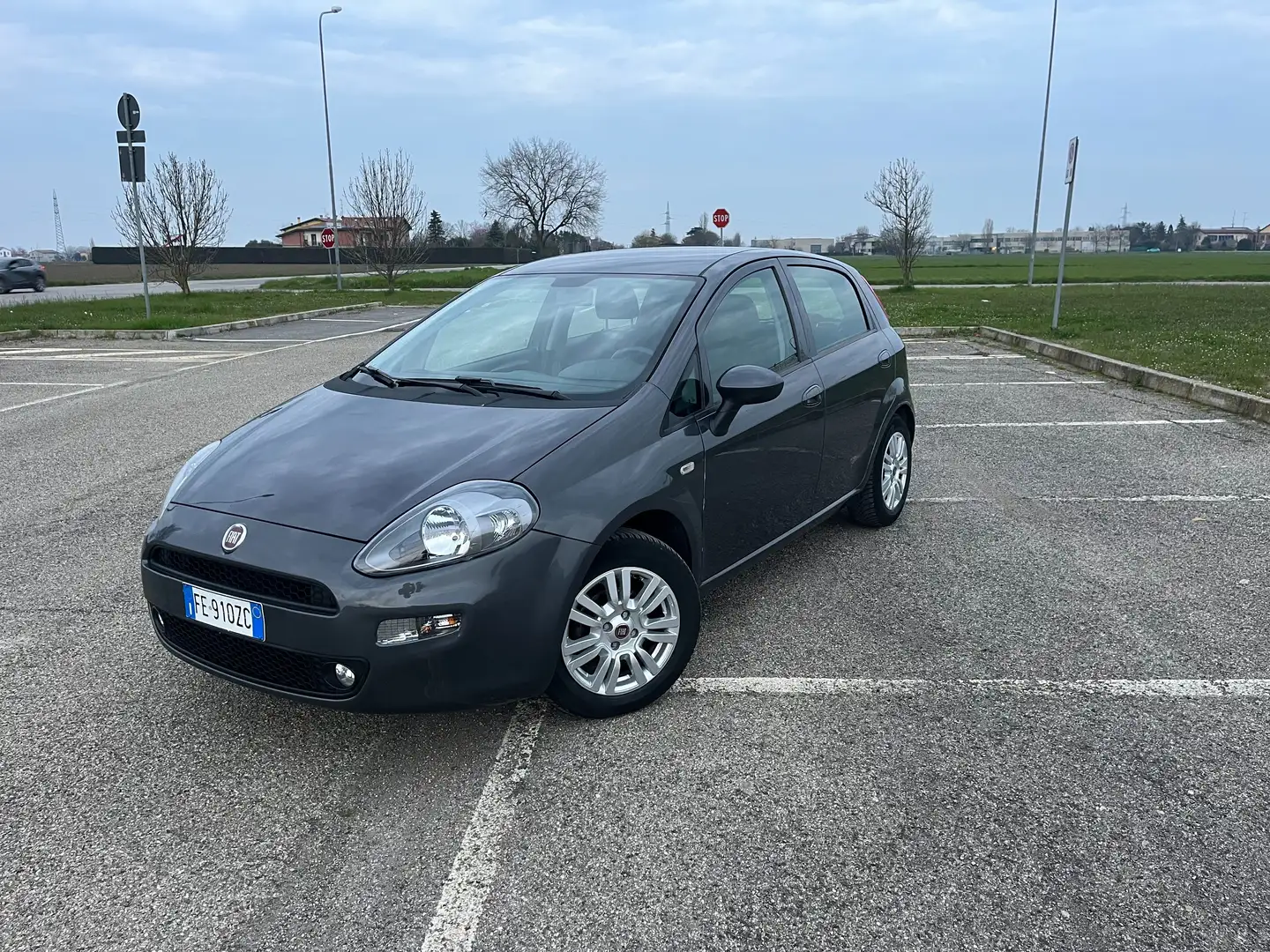 Fiat Punto Punto III 2012 5p 1.2 Young c/navi,radio Grigio - 1