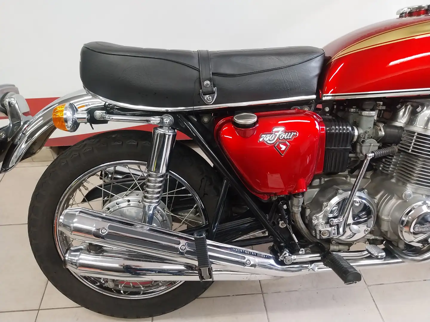 Honda CB 750 four Rouge - 2