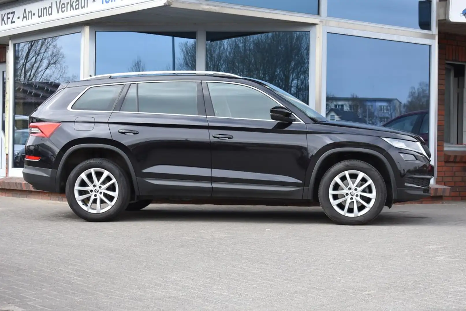 Skoda Kodiaq 2.0 TDI Style DSG-Autom. m. Tiptron. LED-Scheinwer Schwarz - 2