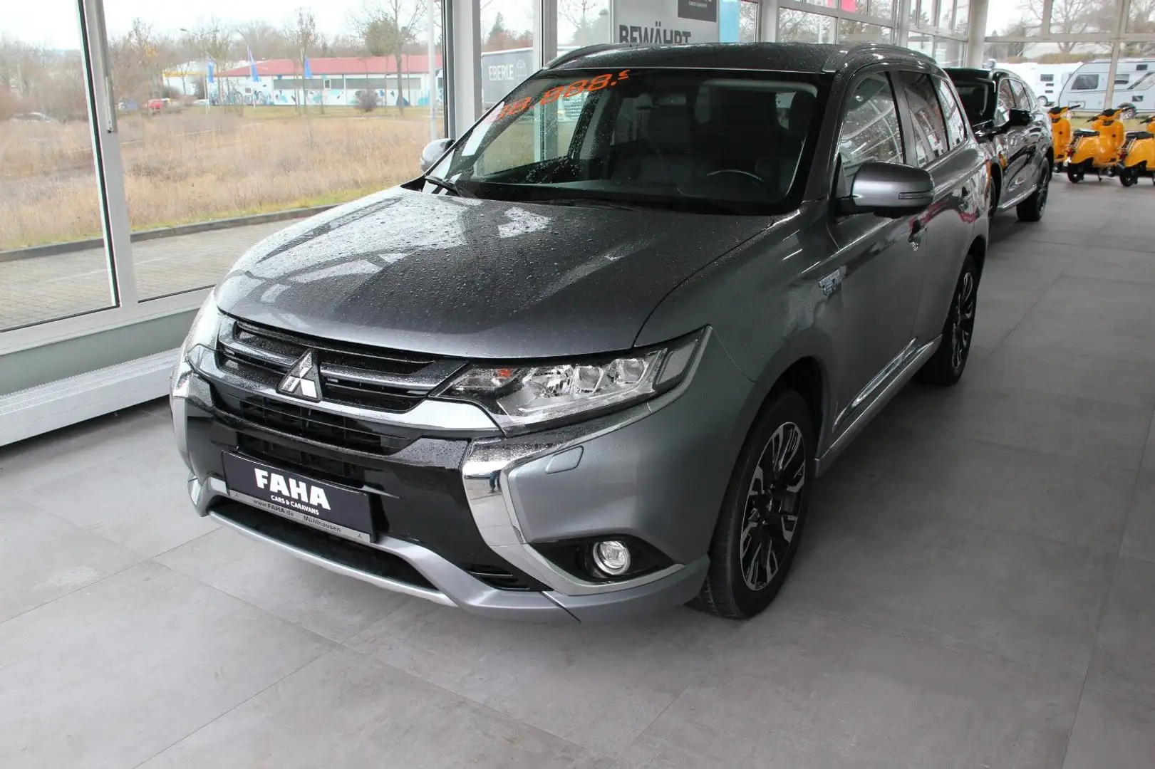 Mitsubishi Outlander Outlander PHEV Plus 4WD Grau - 1