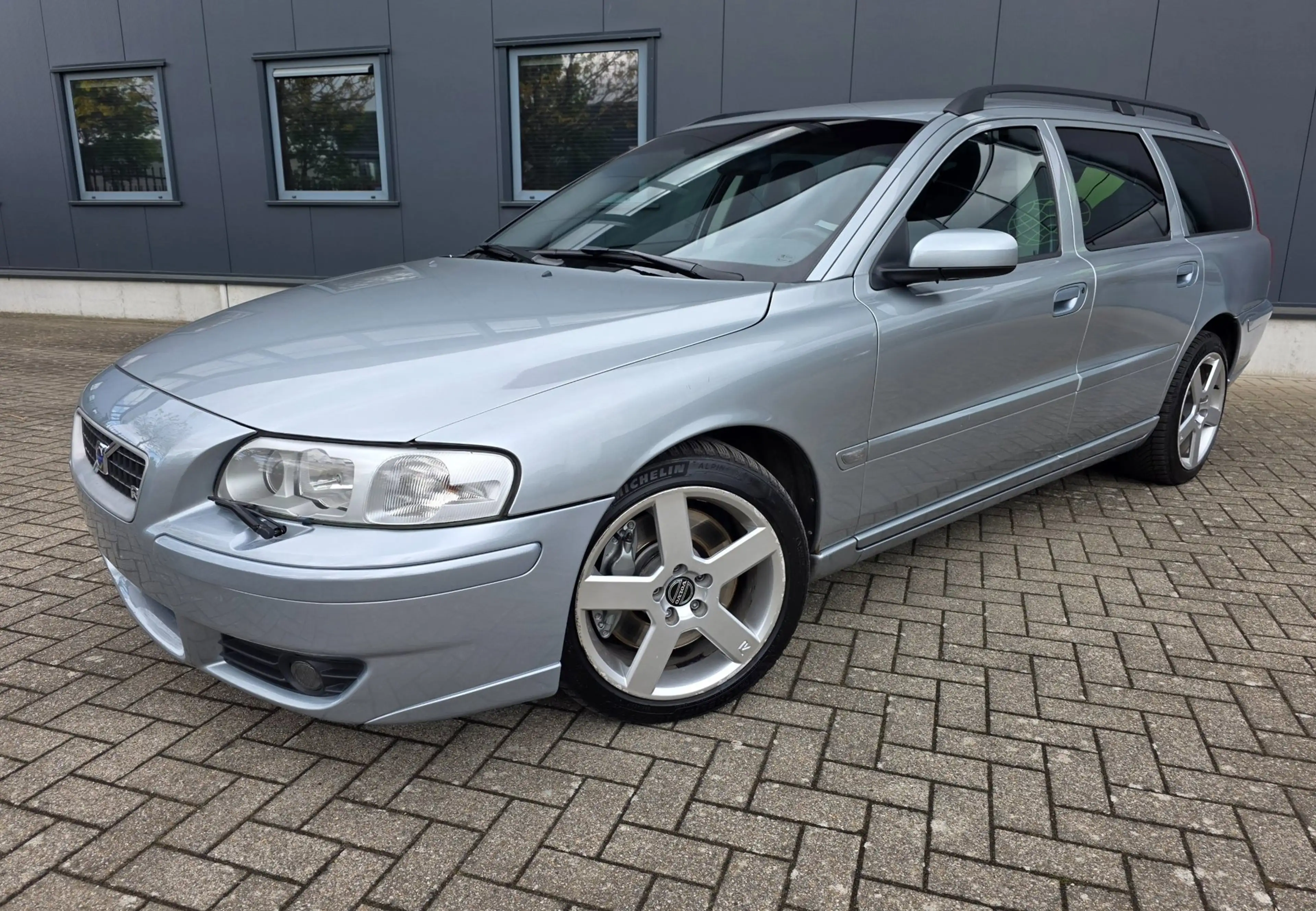 Volvo V70 2.5 R Facelift 6 gear autom, netto € 16.325 — photo 2