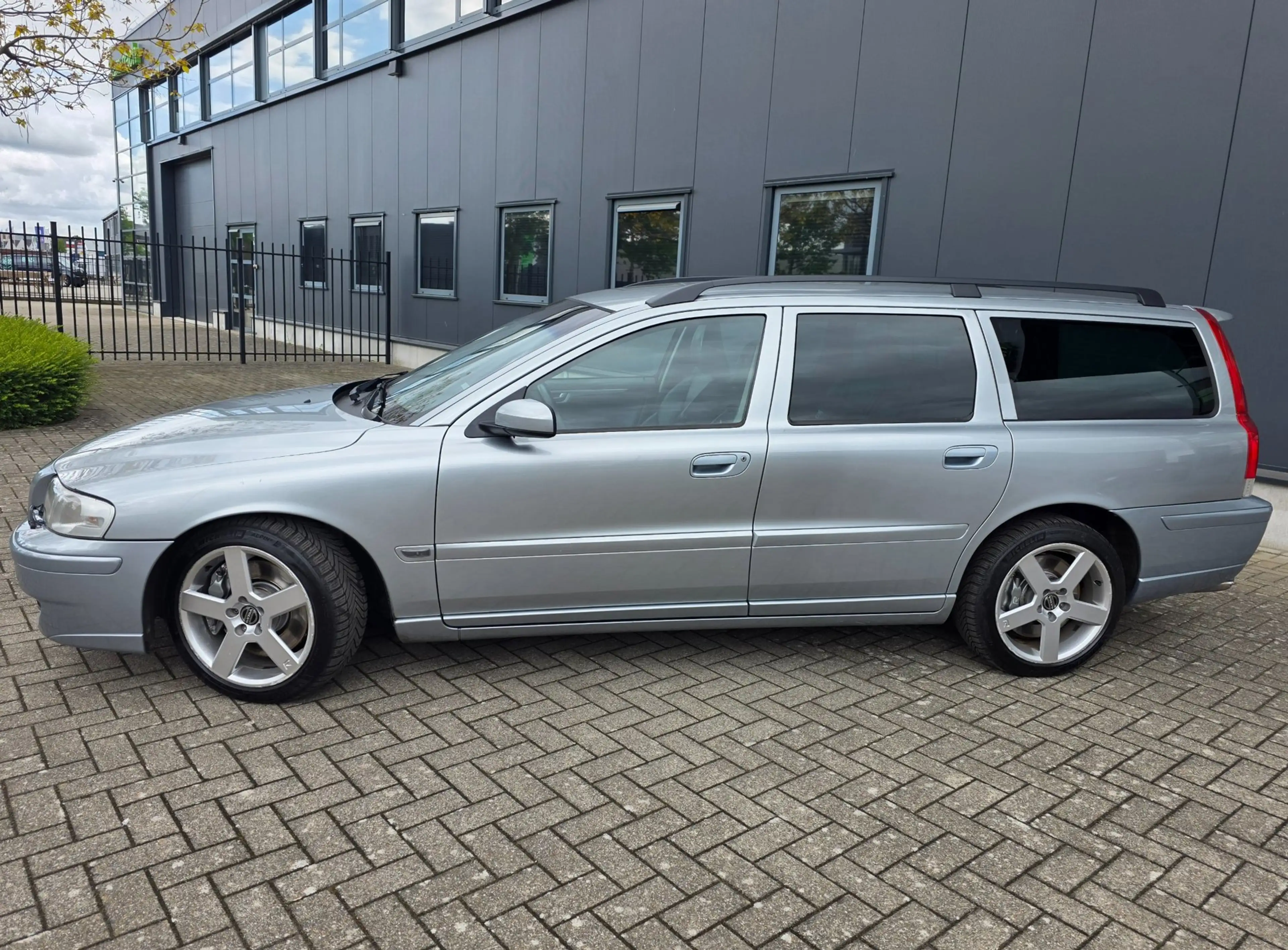 Volvo V70 2.5 R Facelift 6 gear autom, netto € 16.325 — photo 3