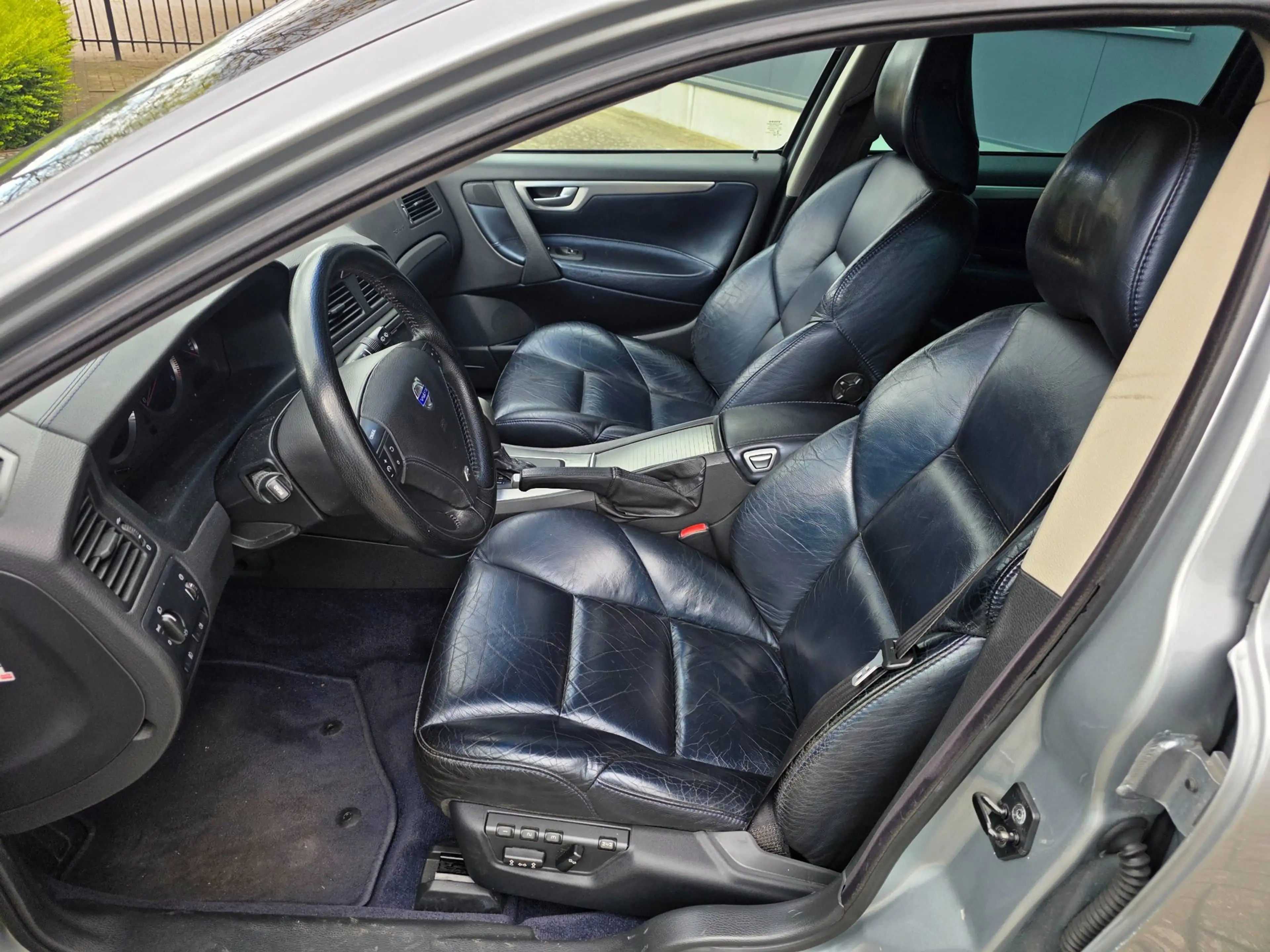 Volvo V70 2.5 R Facelift 6 gear autom, netto € 16.325 — photo 6