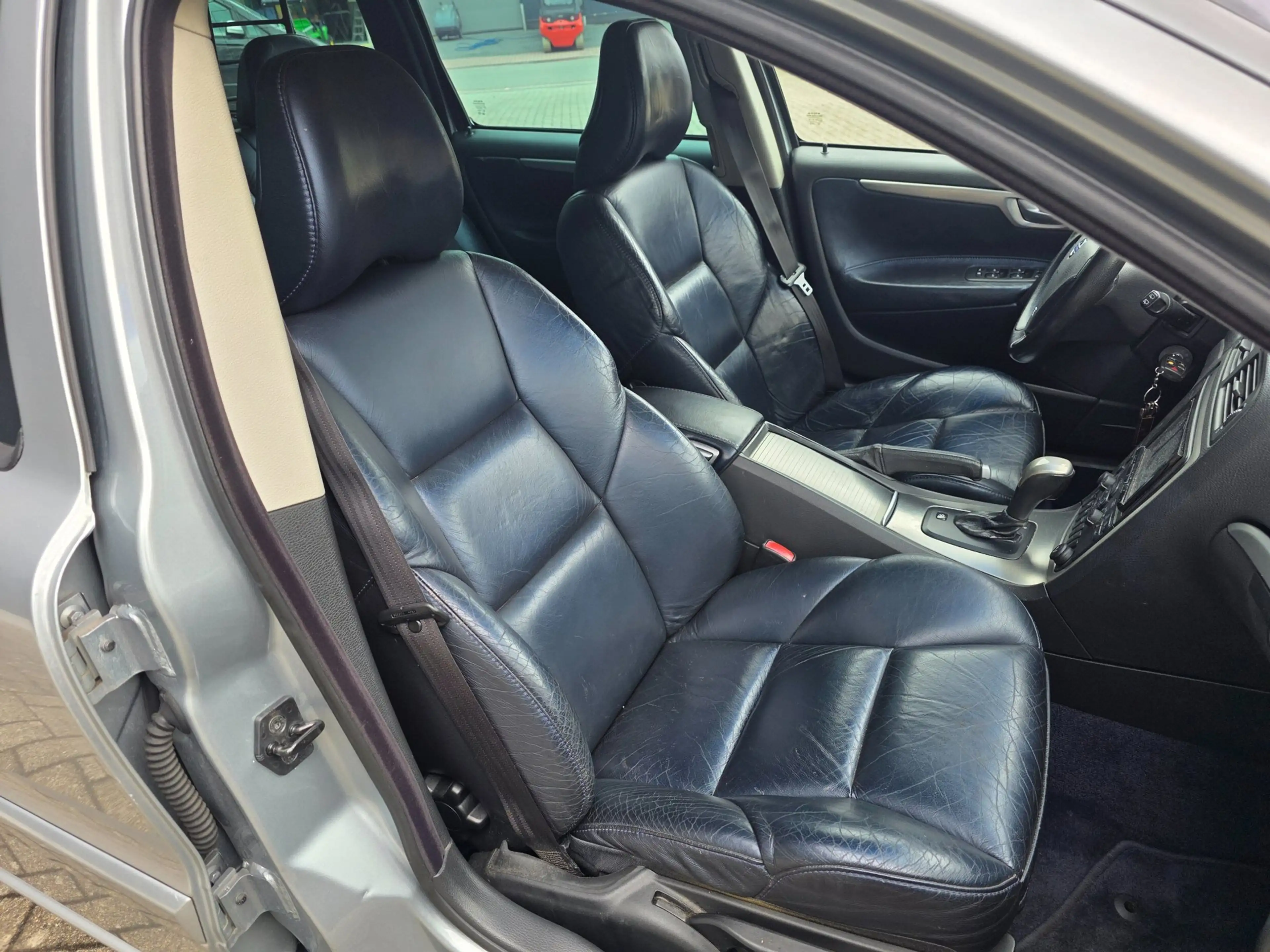 Volvo V70 2.5 R Facelift 6 gear autom, netto € 16.325 — photo 8
