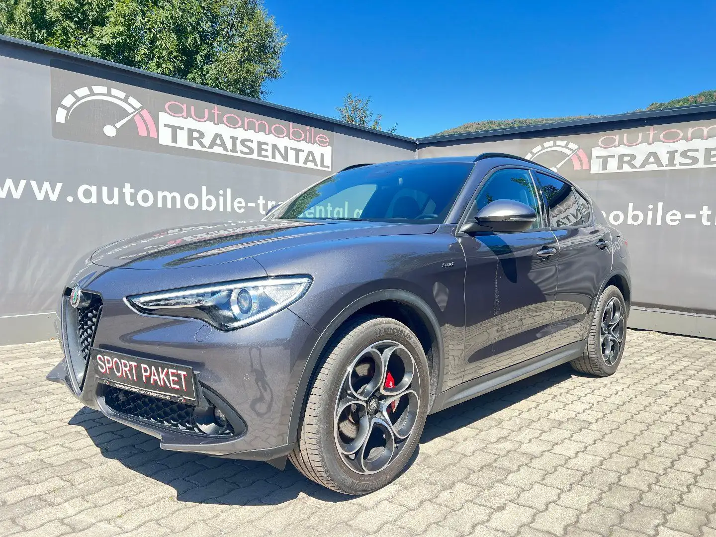 Alfa Romeo Stelvio Sprint Q4 Veloce Paket mit AHK Grau - 1