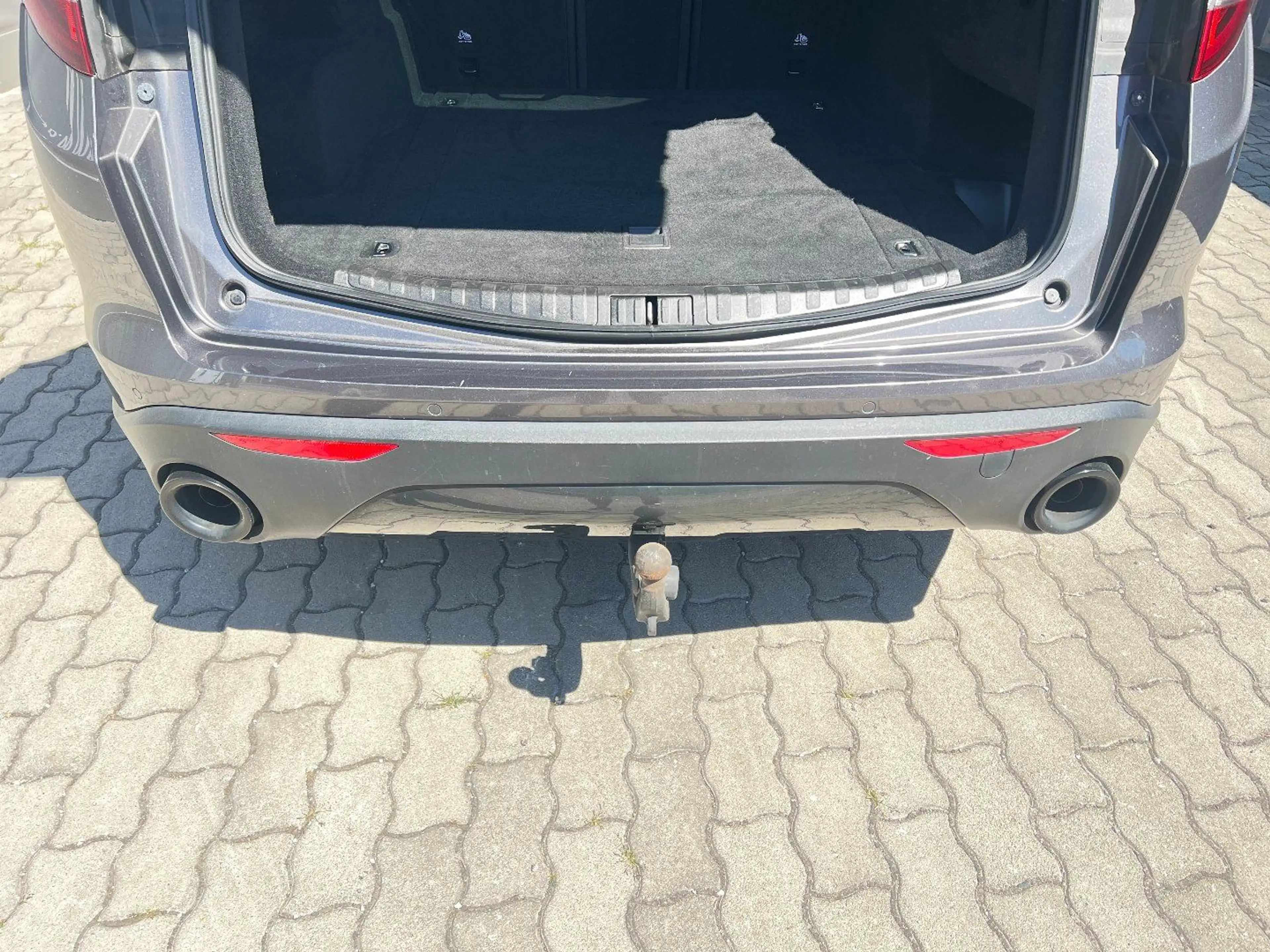 Alfa Romeo Stelvio Sprint Q4 Veloce Paket mit AHK — photo 11