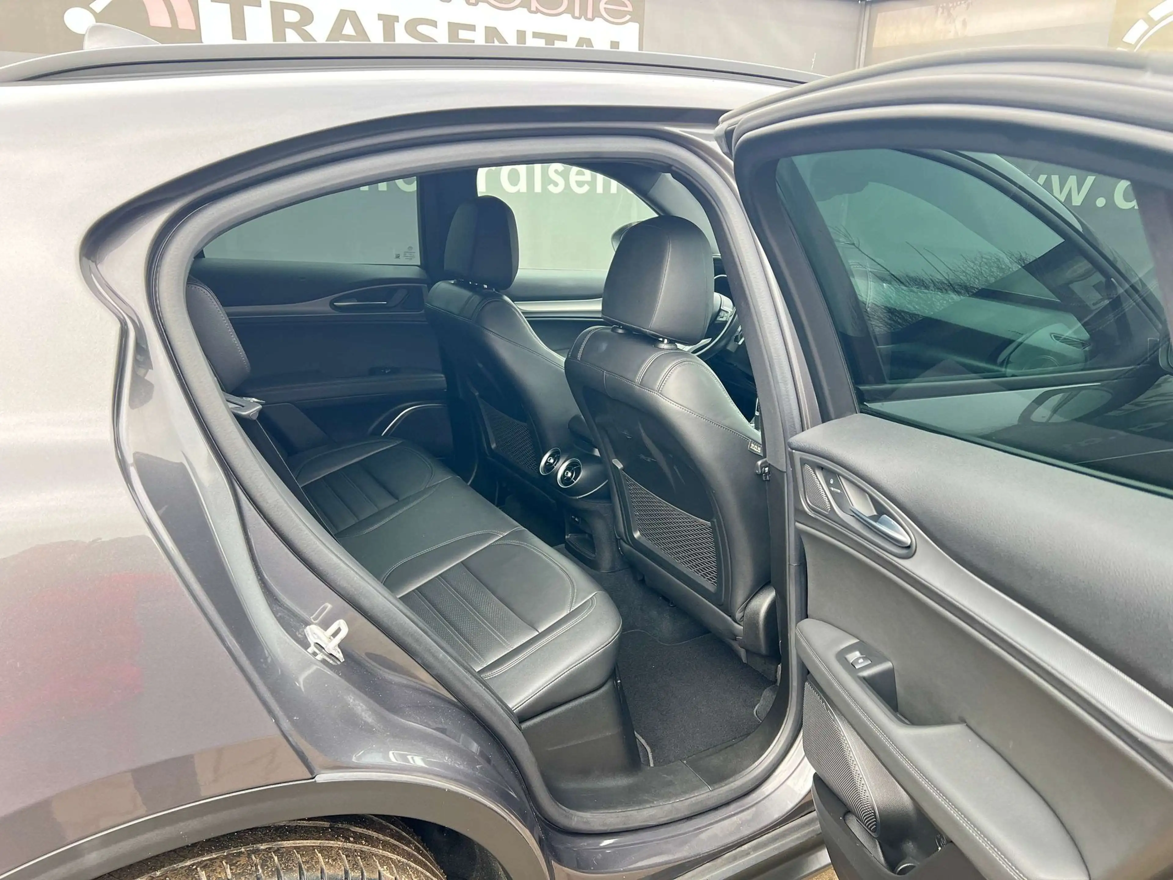 Alfa Romeo Stelvio Sprint Q4 Veloce Paket mit AHK — photo 15