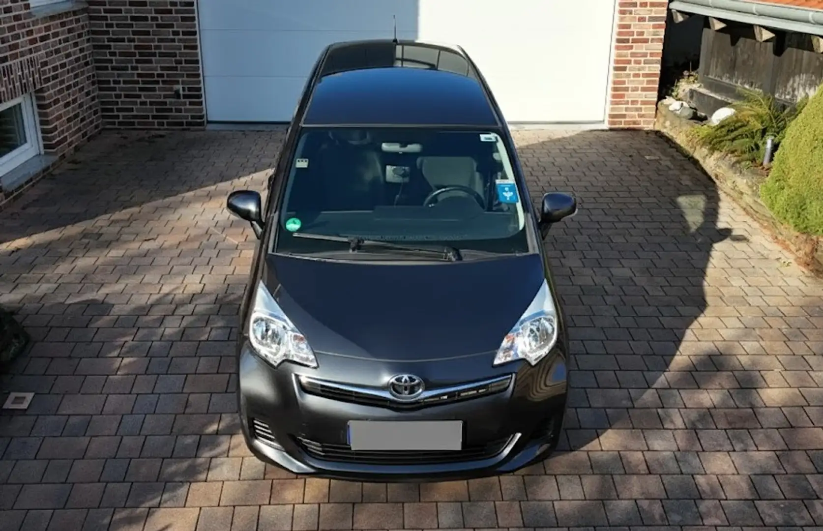 Toyota Verso-S Verso S 1.4 D-4D Gris - 2