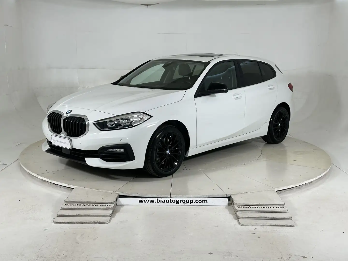 BMW 118 F40 Diesel 118d Advantage auto Wit - 1